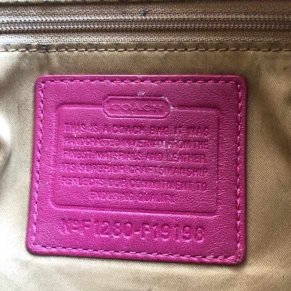 Coach Signature Berry Patent Coach Bag (take note of flaws) - Picture 2 of 9